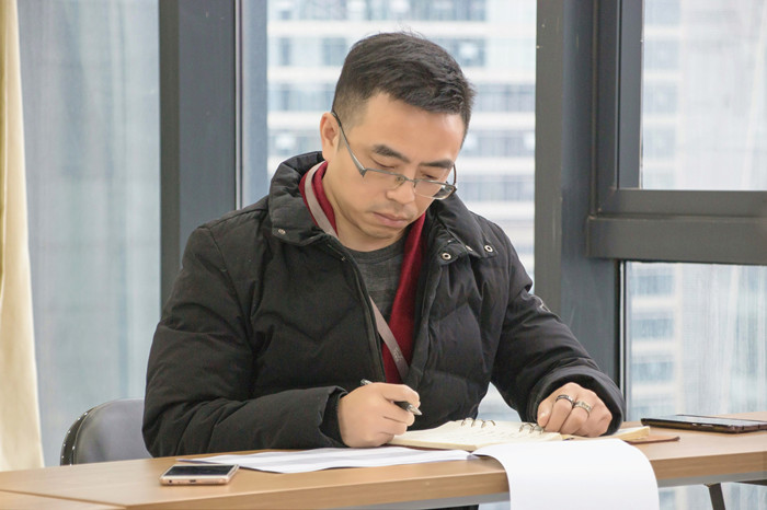 IMG_0461_1_Portrait+.jpg IMG_0461_1_Portrait+.jpg